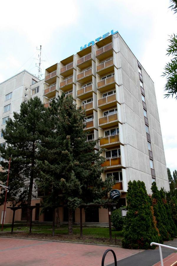 Aranypart Hotel Siofok Exterior photo